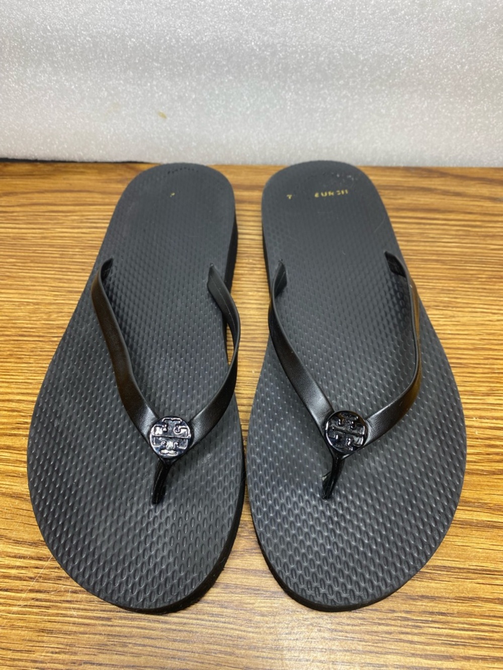 Tory Burch Black Flatform Flip Flop Leather Straps Black Logo Sandals Women’s 9